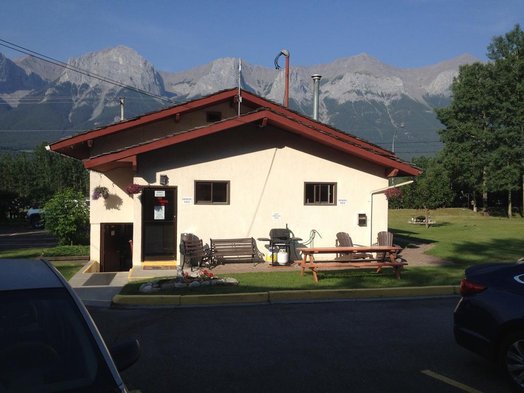The Gateway Inn Canmore Zewnętrze zdjęcie